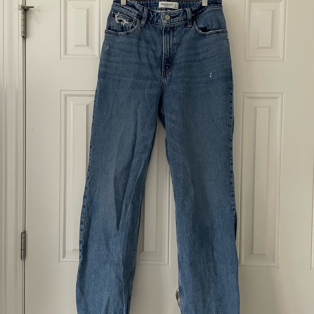Abercrombie & Fitch The 90s Relaxed Jean High Rise
